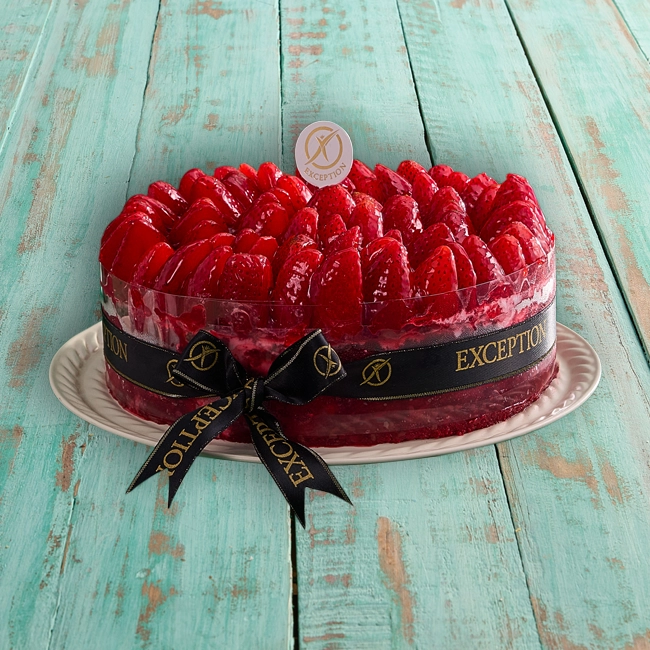 تورتة ريد فلفيت فروالة مقاس 20  - حلواني اكسبشن  - مصر 