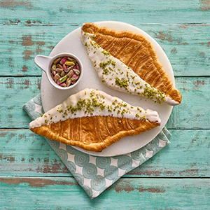 فلات كرواسون شوكولاتة البيضاء واللوز - قطعة - حلواني اكسبشن  - مصر 