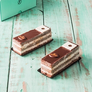 جاتوه جلاكسي - بالشوكولاته - قطعة  - حلواني اكسبشن  - مصر 